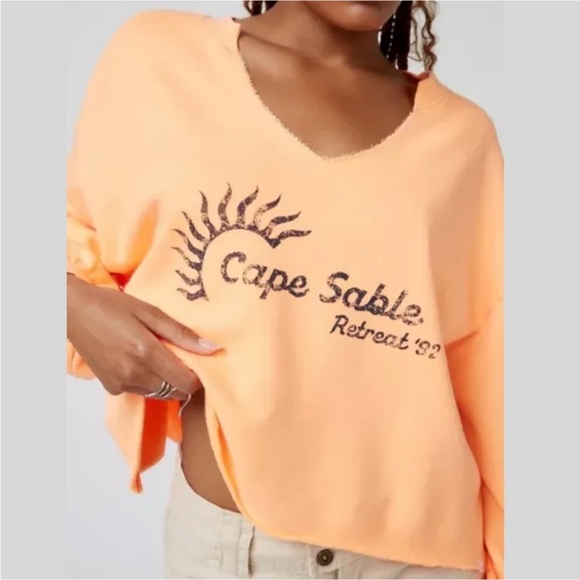 NWOT Out From Under Pullover Notch Neck Cape Sable Sweatshirt - Picture 4 of 9